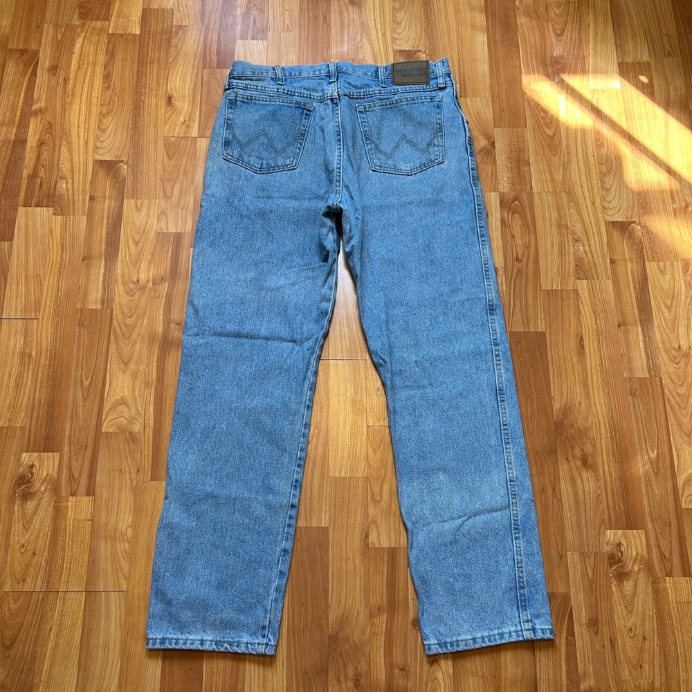 Wrangler Workwear Men Jeans 36x32 Blue Rugged Wear Light Wash Denim